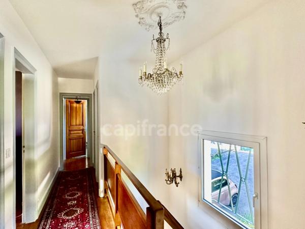 Dpt Yvelines (78), à vendre SAINT GERMAIN EN LAYE maison P8 de 210 m² à 5 mn du Lycée International