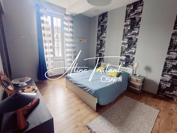 Maison de ville en pierre - 3 chambres et 1 bureau - cour extérieure et Garage