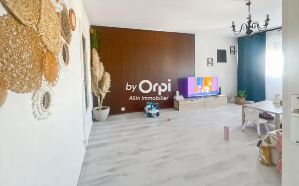 Appartement à vendre    3 pièces • 75,52 m2 Montluçon