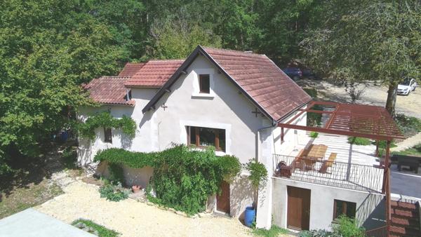 Superbe maison de 3 chambres dans les bois