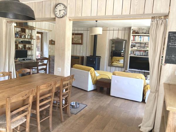 Superbe maison de 3 chambres dans les bois