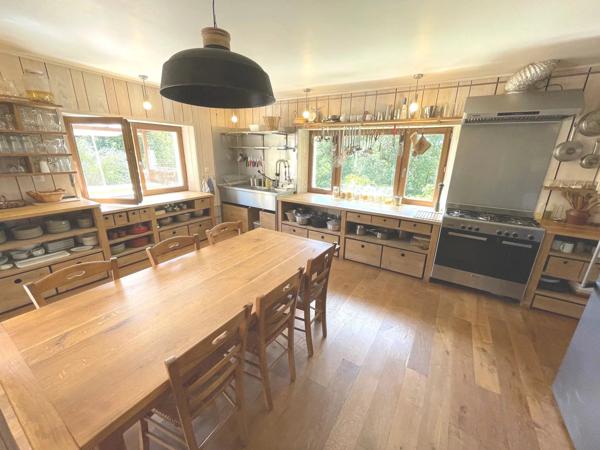 Superbe maison de 3 chambres dans les bois