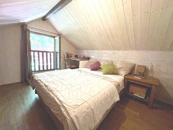 Superbe maison de 3 chambres dans les bois