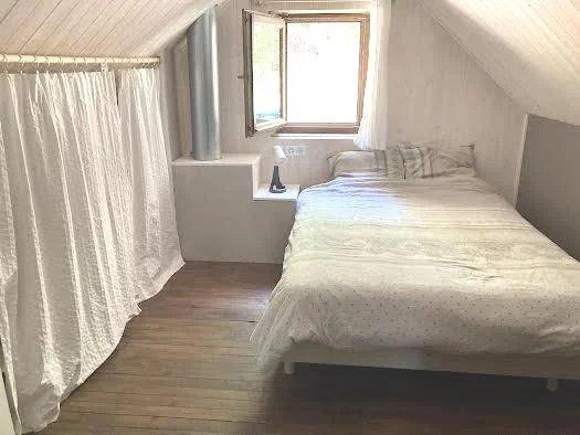Superbe maison de 3 chambres dans les bois