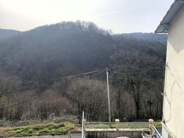 Maison restaurée avec jolie vue et terrain