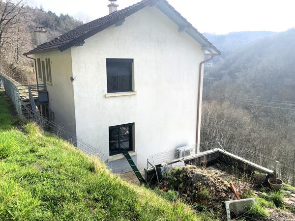 Maison restaurée avec jolie vue et terrain