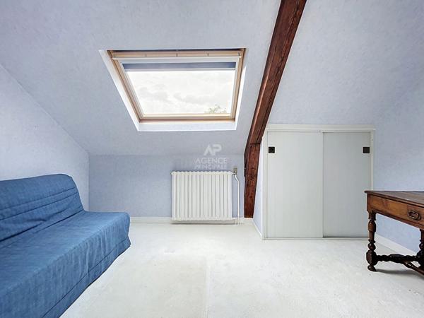 Maison de 8 pièces €1 278 225 ** - Référence 162088