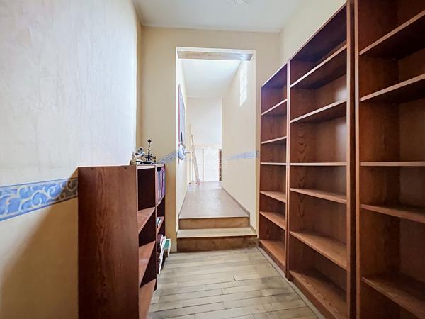 Maison de 8 pièces €1 278 225 ** - Référence 162088