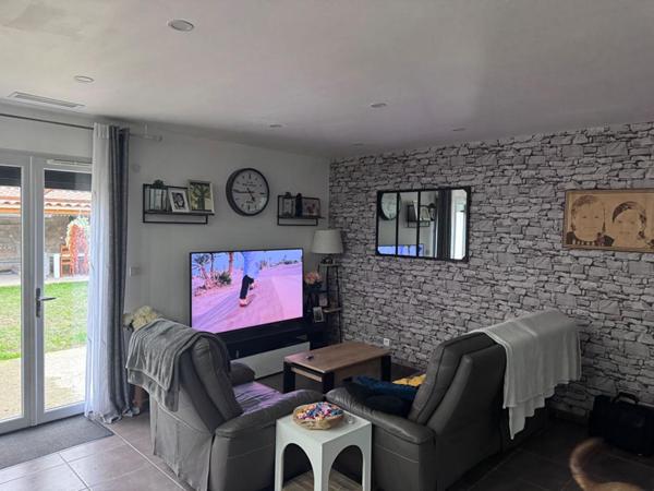 Villa plain-pied avec dépendances village tous commerces