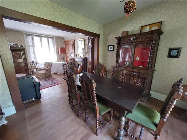 Maison à vendre |  Saint-Amand-Montrond |  6 pièces | 197 m²