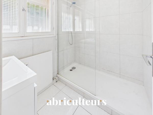 Agréable 2 pièces de 42 m² en rez-de-jardin avec terrasse et cave Le Cannet