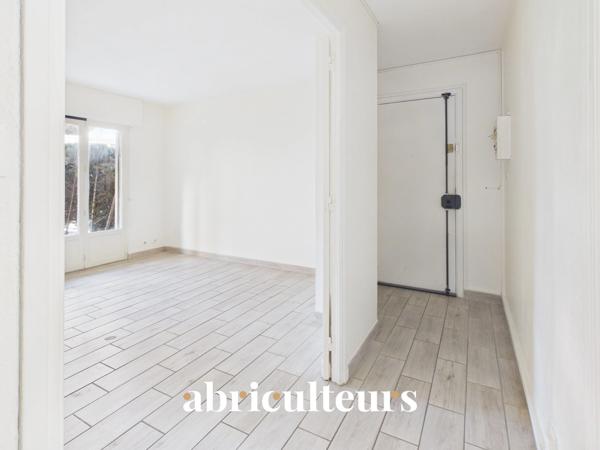 Agréable 2 pièces de 42 m² en rez-de-jardin avec terrasse et cave Le Cannet