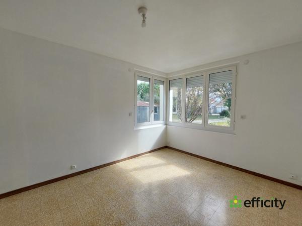 Maison
         4 pièces
        - 75 m² Exclusivité 160 000 € *