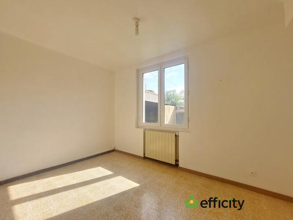 Maison
         4 pièces
        - 75 m² Exclusivité 160 000 € *