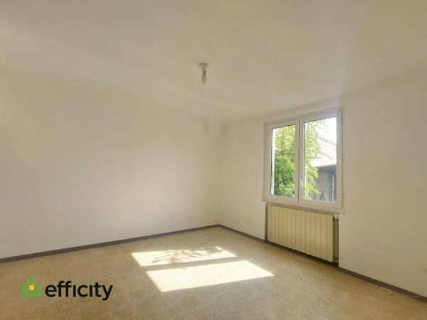 Maison
         4 pièces
        - 75 m² Exclusivité 160 000 € *