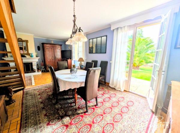 Maison190 m², 7 pièces, 4 chambres, piscine, garage 55m²