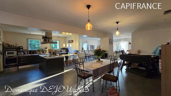 En Ardèche, dans la magnifique Vallée de l'Eyrieux et à 25 minutes de Valence et de l'autoroute A7, grande maison de 248 m² - belles prestations - Terrains plat - Bois - Source - Arrêt bus pr Valence