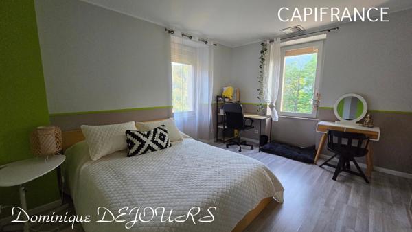 En Ardèche, dans la magnifique Vallée de l'Eyrieux et à 25 minutes de Valence et de l'autoroute A7, grande maison de 248 m² - belles prestations - Terrains plat - Bois - Source - Arrêt bus pr Valence