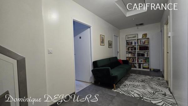 En Ardèche, dans la magnifique Vallée de l'Eyrieux et à 25 minutes de Valence et de l'autoroute A7, grande maison de 248 m² - belles prestations - Terrains plat - Bois - Source - Arrêt bus pr Valence