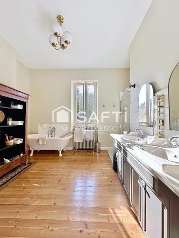 Demeure bourgeoise avec maison d’amis et piscine