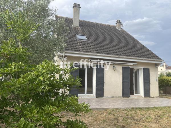 Maison
         7 pièces
        - 168 m² Exclusivité 375 000 € *