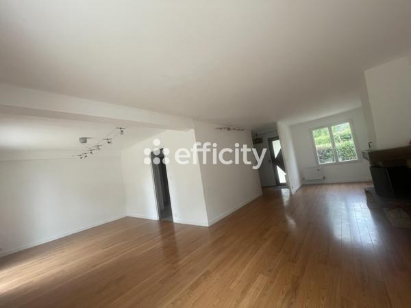 Maison
         7 pièces
        - 168 m² Exclusivité 375 000 € *