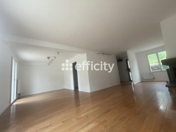 Maison
         7 pièces
        - 168 m² Exclusivité 375 000 € *