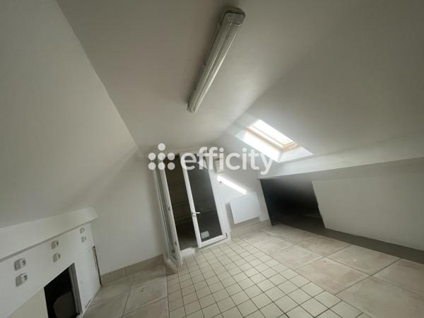 Maison
         7 pièces
        - 168 m² Exclusivité 375 000 € *