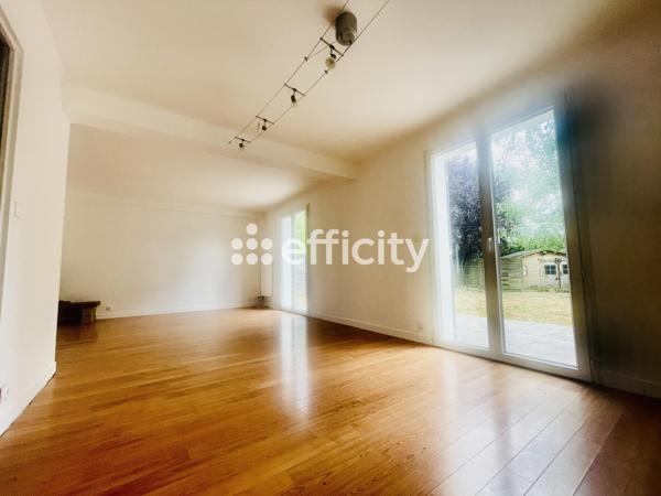 Maison
         7 pièces
        - 168 m² Exclusivité 375 000 € *