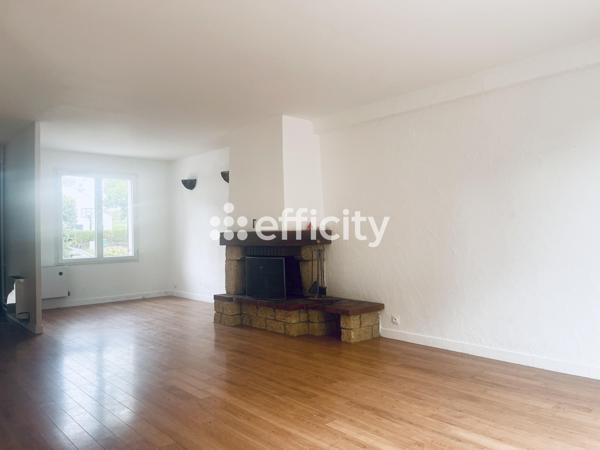 Maison
         7 pièces
        - 168 m² Exclusivité 375 000 € *
