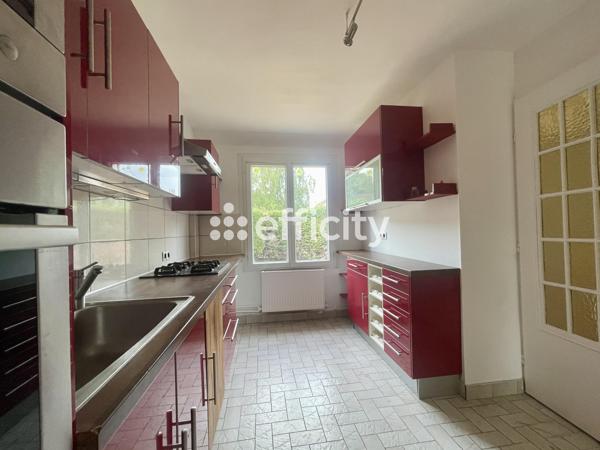 Maison
         7 pièces
        - 168 m² Exclusivité 375 000 € *