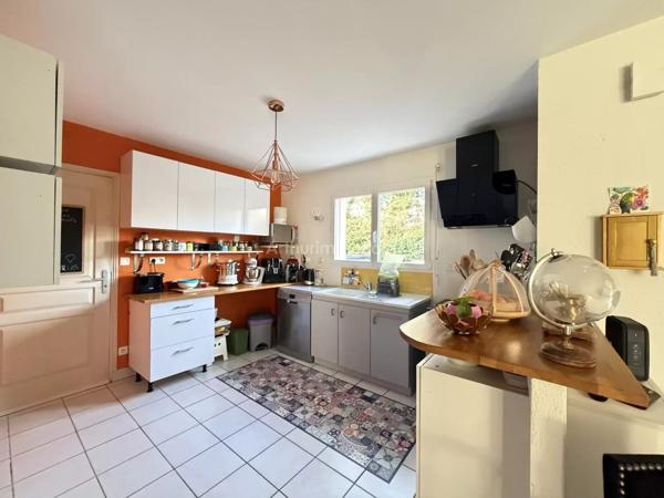 Vente                                                      Maison
                        
                     5 pièces                      103 m2                     à Auray