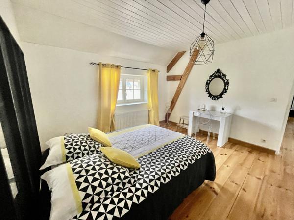 Maison
         9 pièces
        - 300 m² Exclusivité 387 000 € *