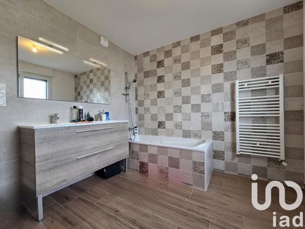 House for sale 6 rooms 123 m² Saint-Renan