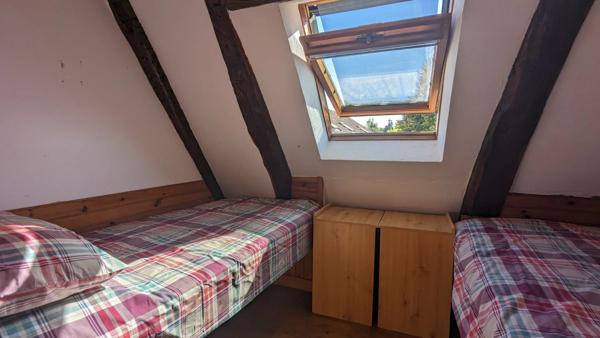 Parfaitement situé à proximité de Sarlat et Montignac - Ensemble de bâtiments avec piscine