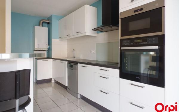 Appartement à louer    3 pièces •  Vénissieux