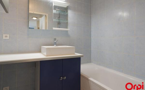 Appartement à louer    3 pièces •  Vénissieux