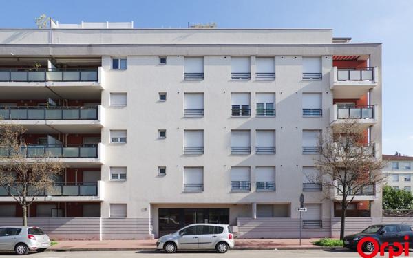 Appartement à louer    3 pièces •  Vénissieux