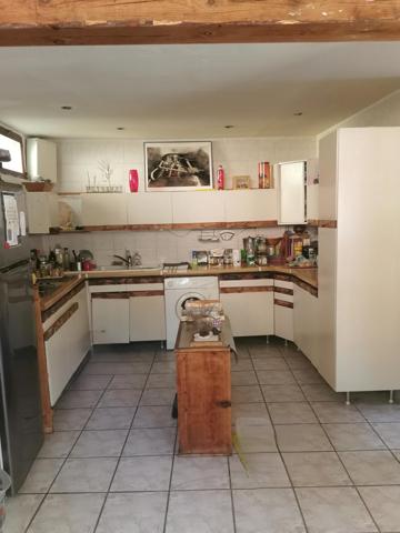 Maison de Hameau  sitiée sur la commune Le  Mas  avec  une terrasse