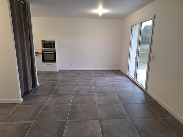 MAISON DE PLAIN PIED 2 CHAMBRES A JONZAC - LIBRE AU 1ER AOUT