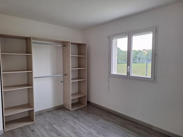 MAISON DE PLAIN PIED 2 CHAMBRES A JONZAC - LIBRE AU 1ER AOUT