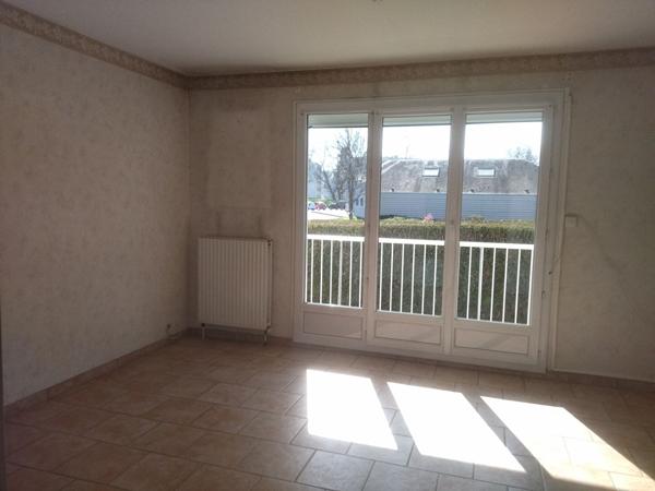 APPARTEMENT T3 - REZ-DE-CHAUSSEE - RESIDENCE CALME ET SECURISEE - BLOIS