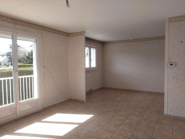APPARTEMENT T3 - REZ-DE-CHAUSSEE - RESIDENCE CALME ET SECURISEE - BLOIS