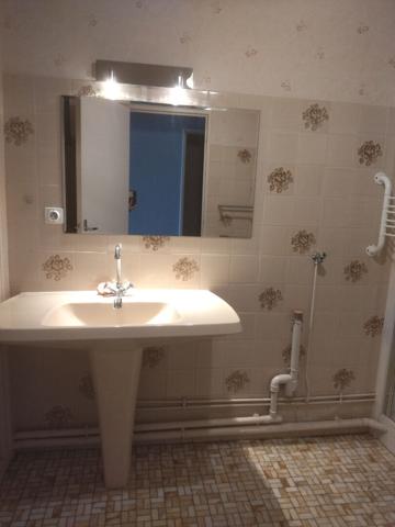 APPARTEMENT T3 - REZ-DE-CHAUSSEE - RESIDENCE CALME ET SECURISEE - BLOIS