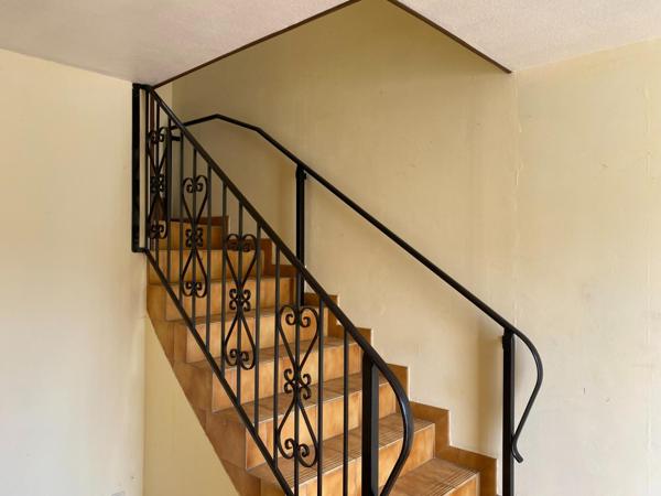 tres grande maison, en centre village ,proche les services de santé pouvant faire famille d'accueil