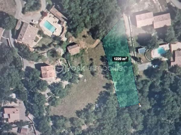 Terrain de 1 100 m²