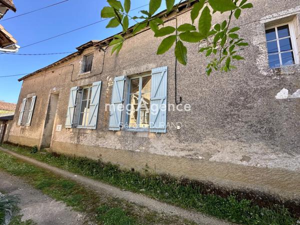 Loft/atelier/surface à ANGLES-SUR-L'ANGLIN, 86260 - 1 pièce 130m²