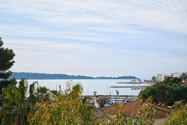 Palm Beach  Élégance Contemporaine & Vue Mer Imprenable : Appartement de Prestige