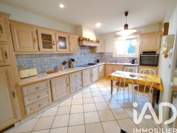 Maison à vendre 6 pièces 205 m² Le Pian-Médoc