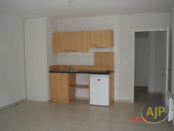 Location appartement Pons : 410 € - AJP Immobilier Pons